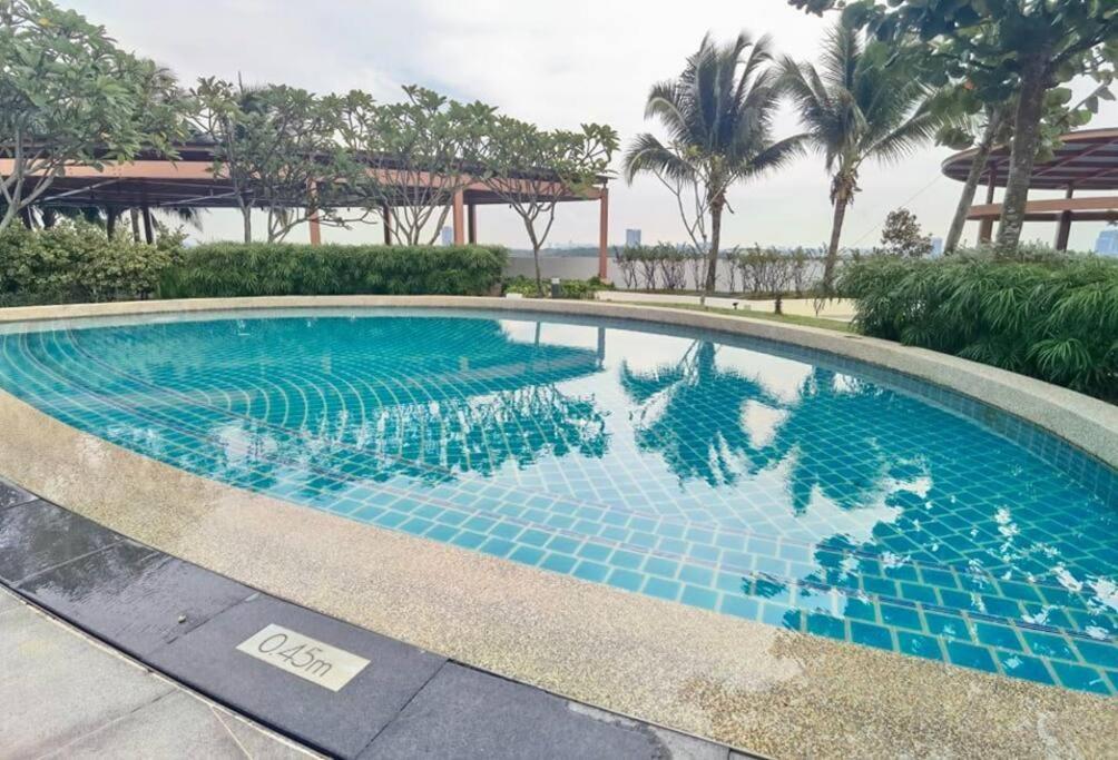C0704 Almas Suite Seaview & Netflix Stay Nusajaya  Exterior photo