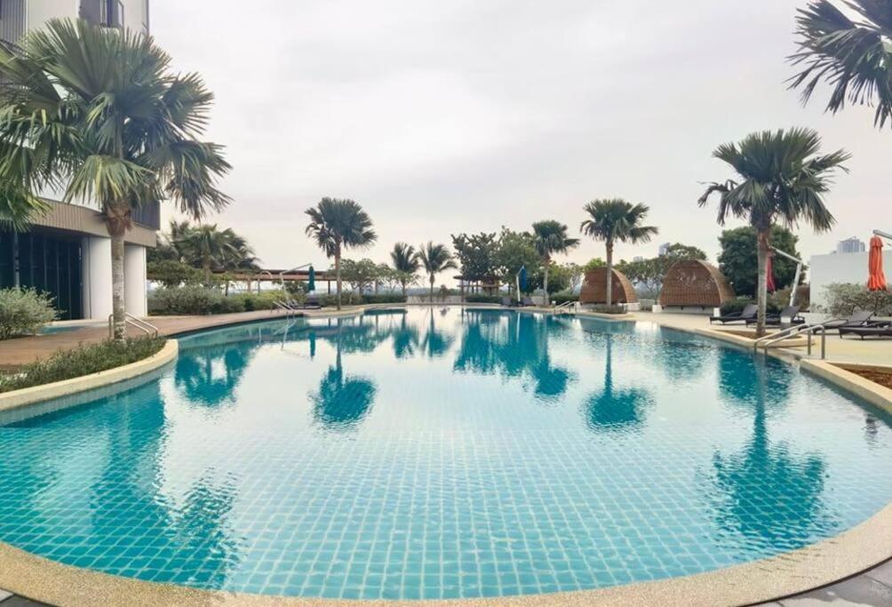 C0704 Almas Suite Seaview & Netflix Stay Nusajaya  Exterior photo